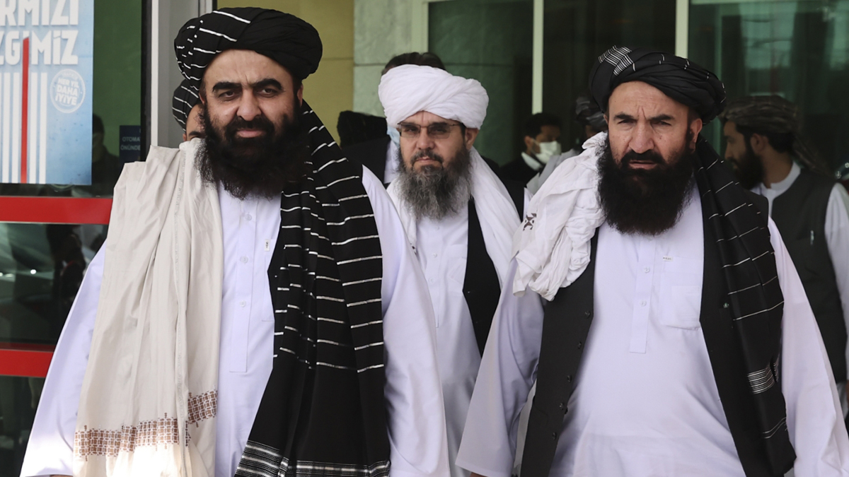 Taliban’dan çifte standart: Kendi kızları yurt dışında eğitim alırken vatandaşlara eğitim ‘yasak’