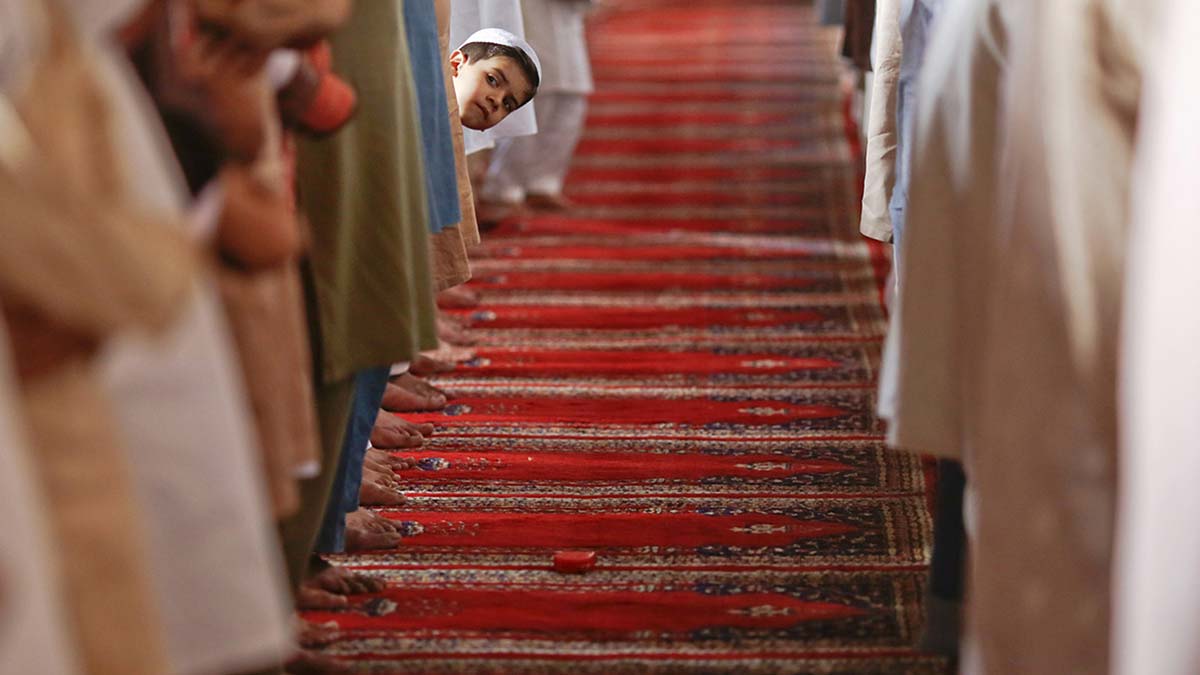 Kısa, öz, değişik, farklı Mevlid Kandili mesajları ve sözleri ile sevdiklerinize dua edin