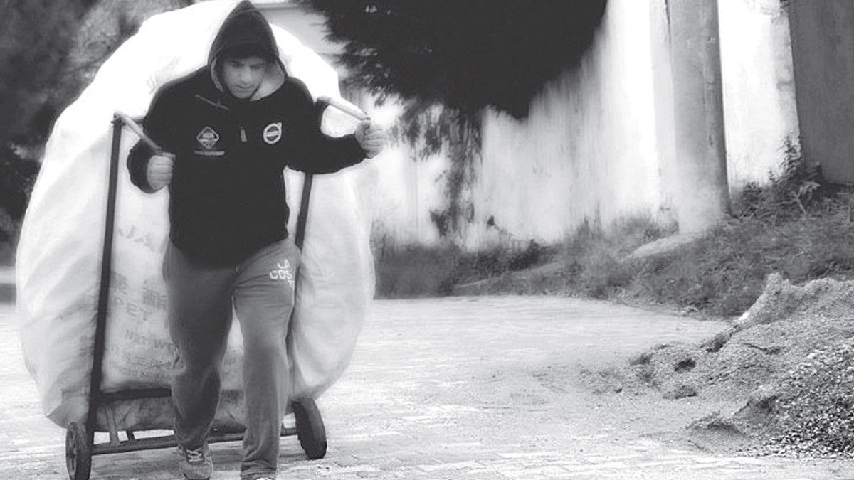 Kent yoksulluğu kıskacınca atık toplayıcıları