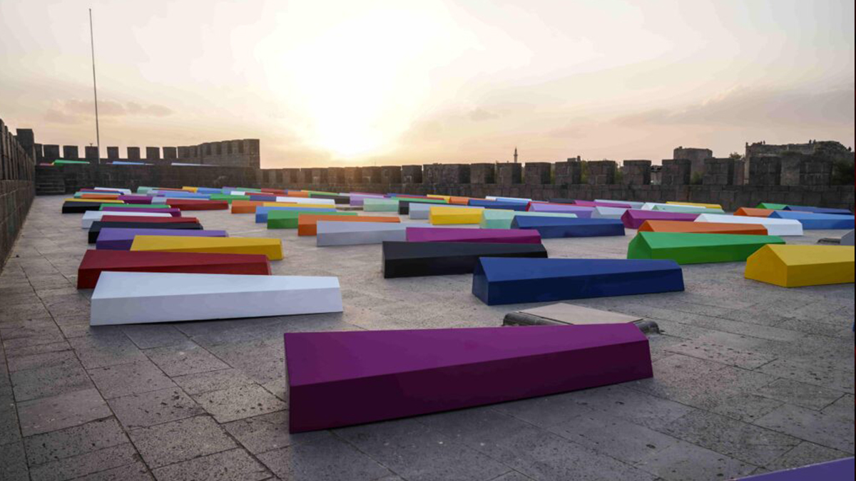 Şener Özmen sordu Ahmet Güneştekin cevapladı: Doğduğum kültür ve mekanla ilişkim beni özgürleştirdi