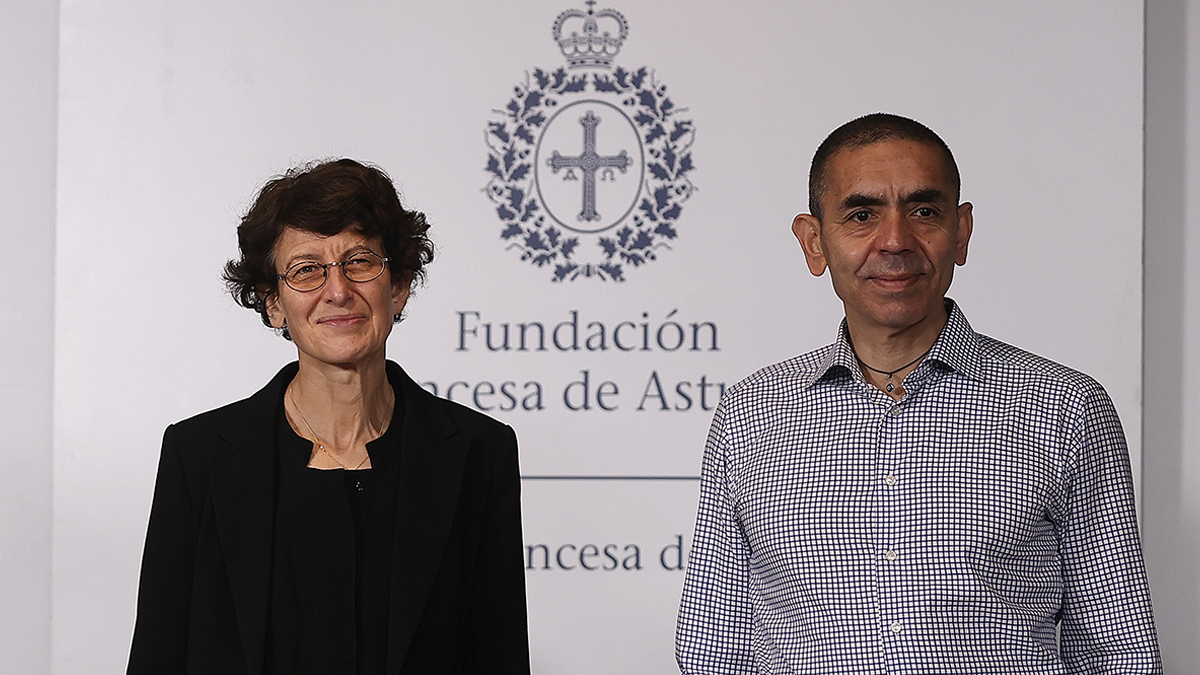 İspanya'dan Uğur Şahin ve Özlem Türeci'ye ödül