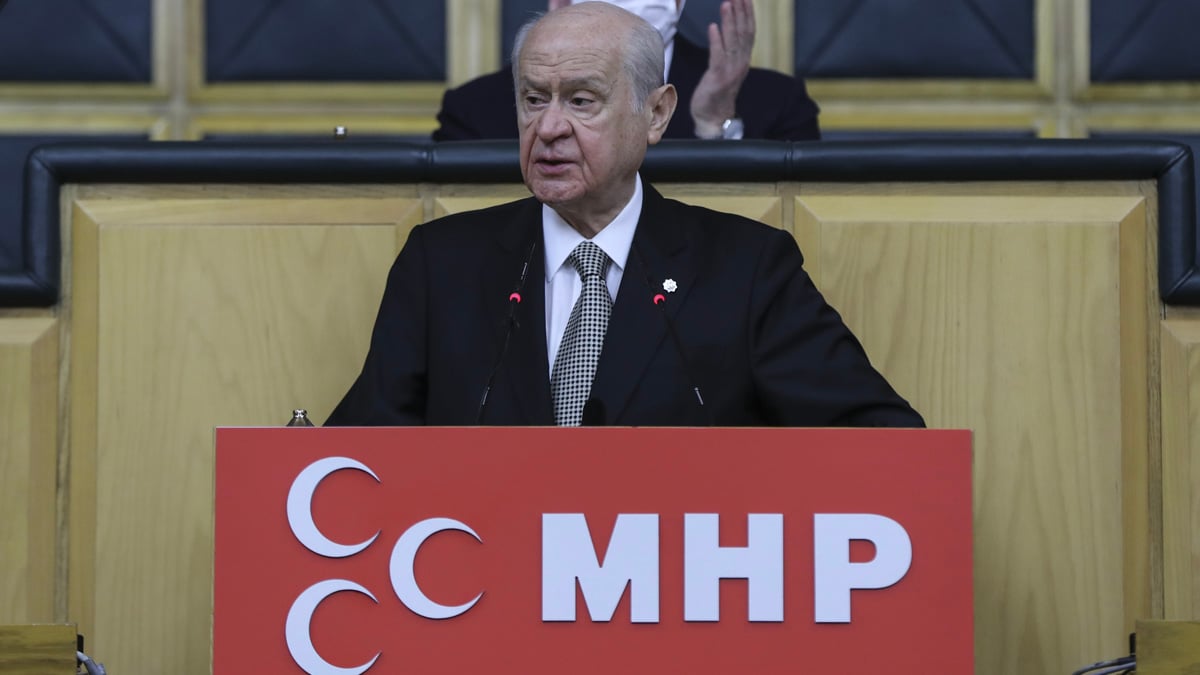 Bahceli Den Kavala Cikisi Vatandasliktan Cikarilip 10 Ulkeden Birine Gonderilsin