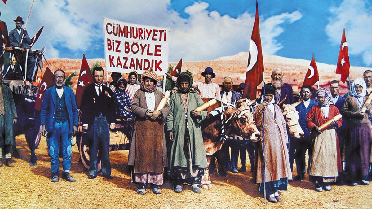 Mustafa Kemal Ataturk Ve Silah Arkadaslarinin Turkiye Cumhuriyeti Ni Kurma Sureci