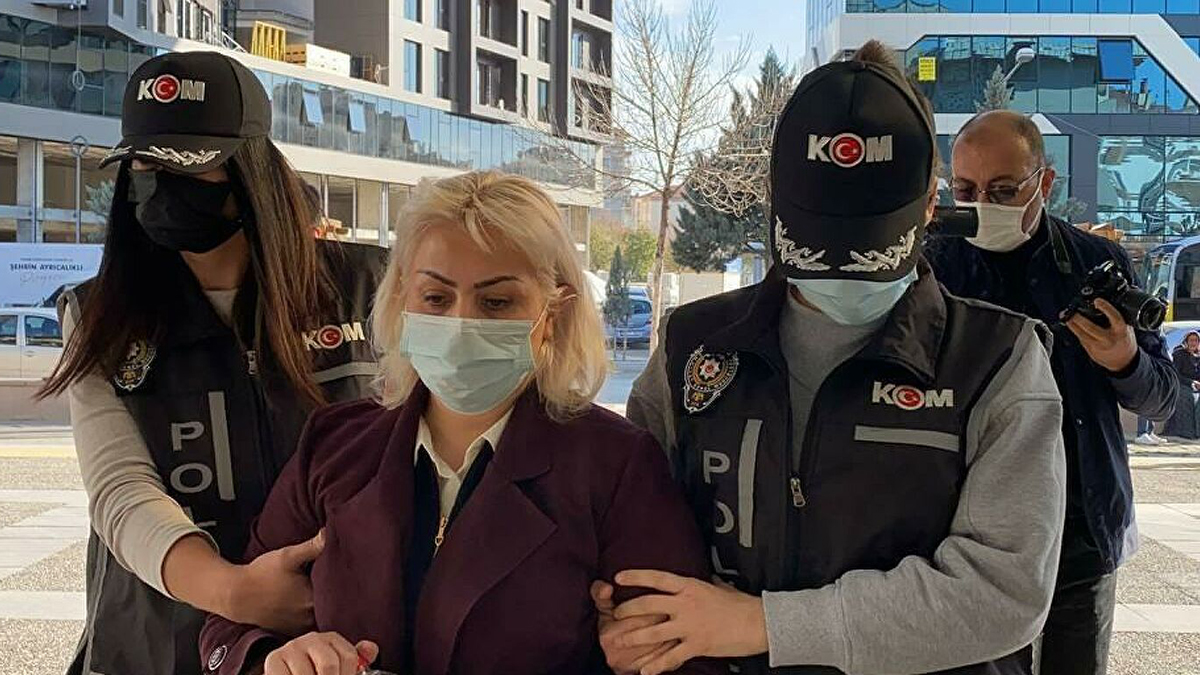 docentlik belgesi sahte cikan zulal atalay lacin 2 yil once de jandarmaya yakalanmis docentlik belgesi sahte cikan zulal atalay lacin 2 yil once de jandarmaya yakalanmis