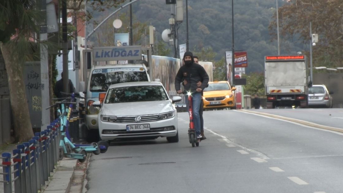 İstanbul'da scooter denetimi: '3-4 kişi biniyorduk, cezayı da öyle ödeyeceğiz