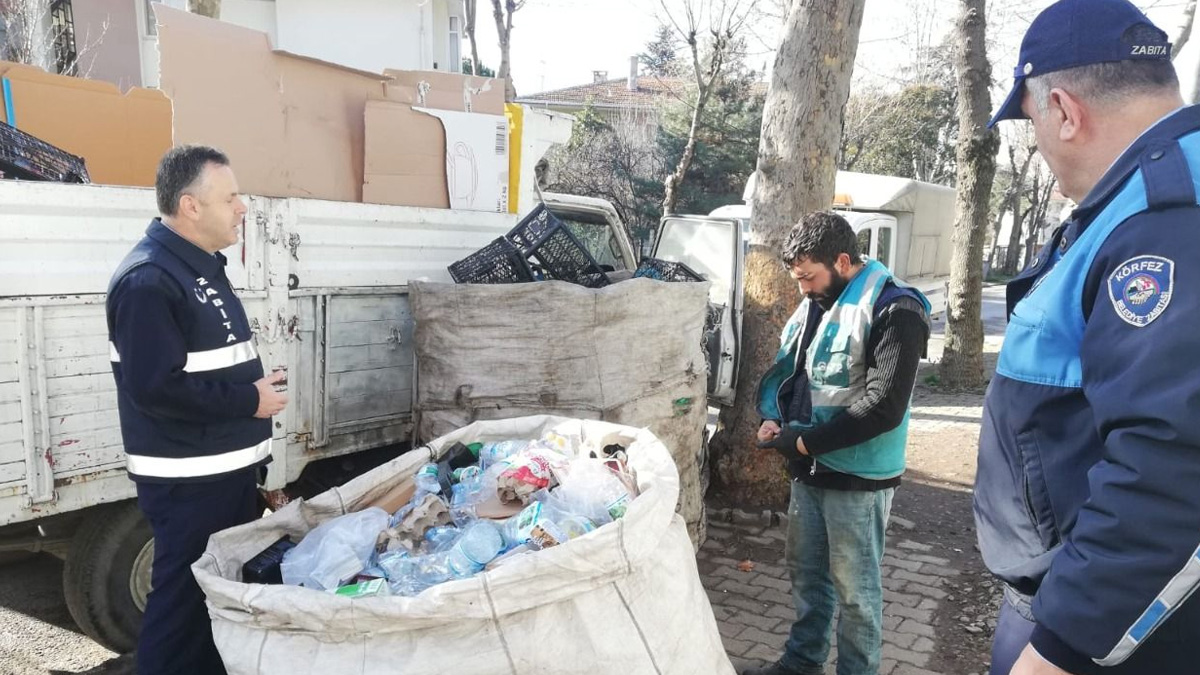 Halk atık kağıt işçilerinin engellenmesini doğru bulmuyor
