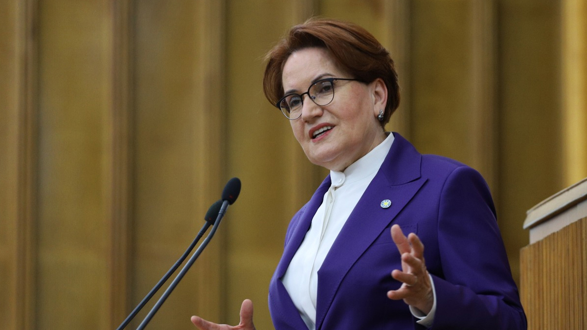 Meral Akşener'den Devlet Bahçeli'ye 'zülfikar' cevabı: Gelin kafamı kesin de görelim