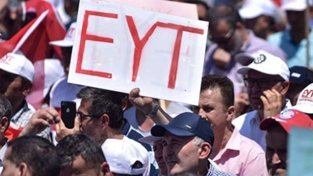 AK Parti, EYT'liler için kademeli düşük maaşla emeklilik üzerinde duruyor