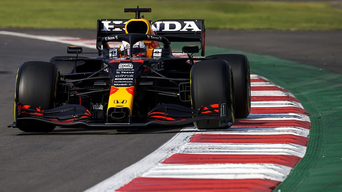 Hollandalı pilot Max Verstappen  Meksika'da birinci oldu