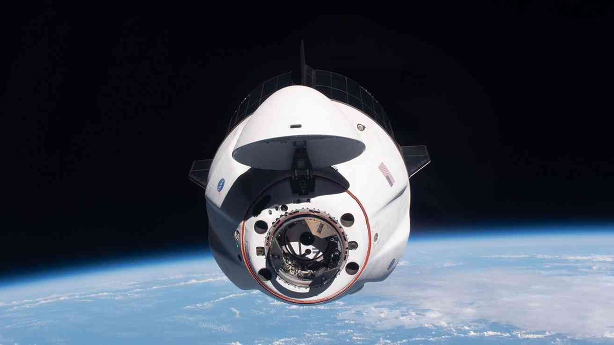 SpaceX’in 4 astronotu taşıyan uzay aracı dünyaya döndü
