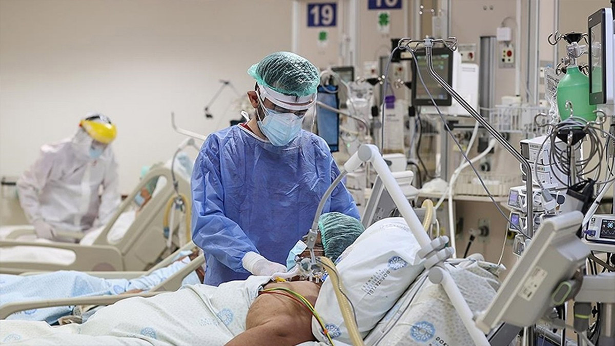 Üçüncü dozu olmayanlar hastalığı ağır atlatabilir