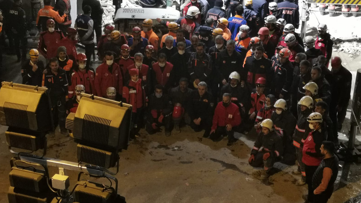 Malatya'da çöken binadaki arama kurtarma çalışmaları 9 saatte tamamlandı