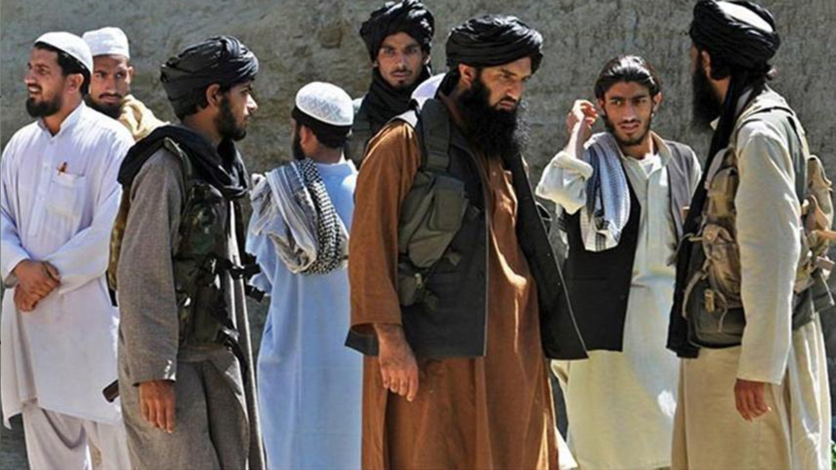 Taliban bu kez de kravata taktı: Hristiyan haçına benziyor