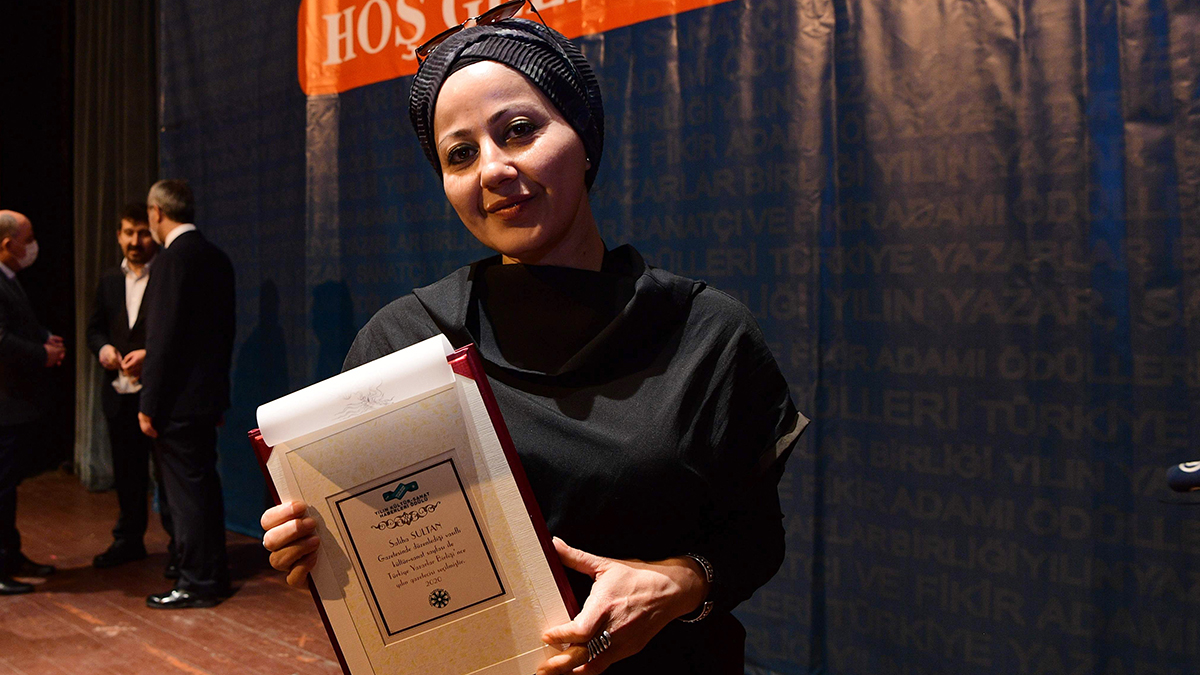 Yazarlar Birliği’nden Karar’a kültür sanat ödülü