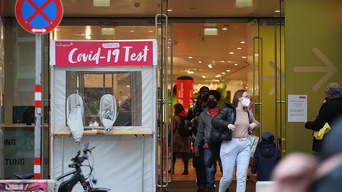 Avusturya'da aşı olmayanlara sokağa çıkma yasağı