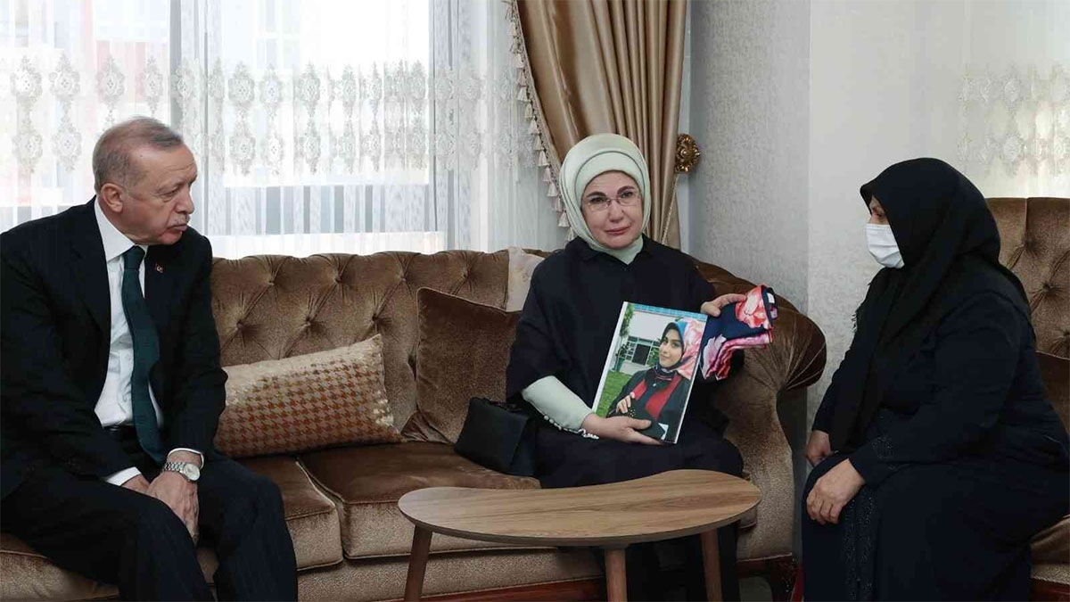 Erdoğan'dan Başak Cengiz'in ailesine taziye ziyareti