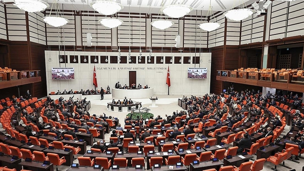 TRT payını kaldıran düzenlemeyi de içeren kanun teklifi Meclis'de