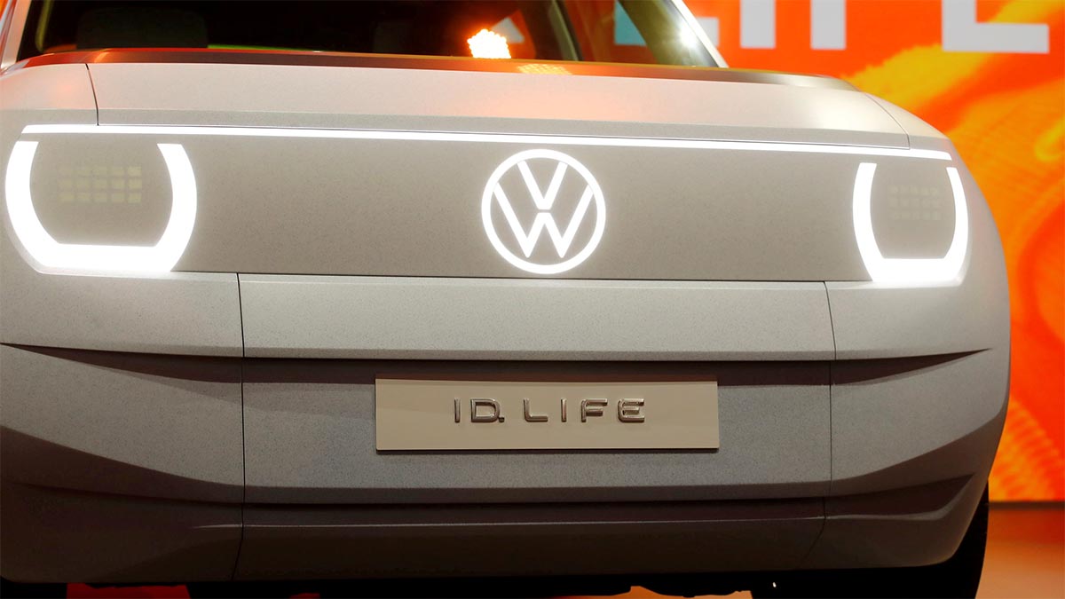 Volkswagen, Tesla'yı geçmek için şebekeye güç veriyor