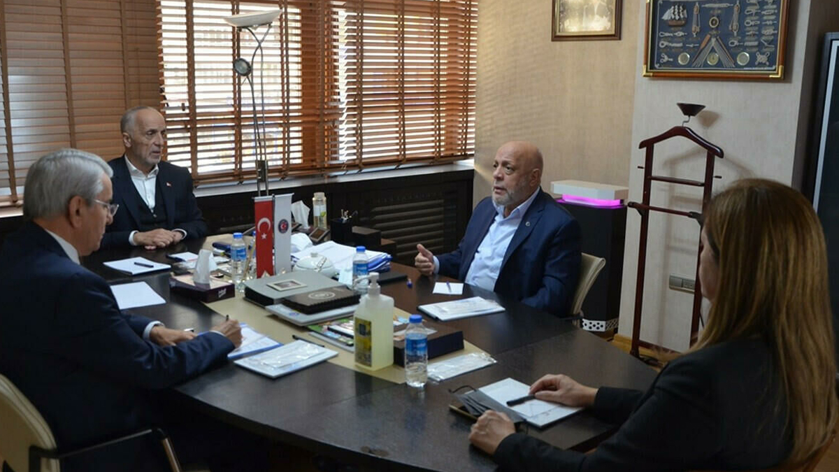 3 sendika asgari ücret gündemiyle toplandı