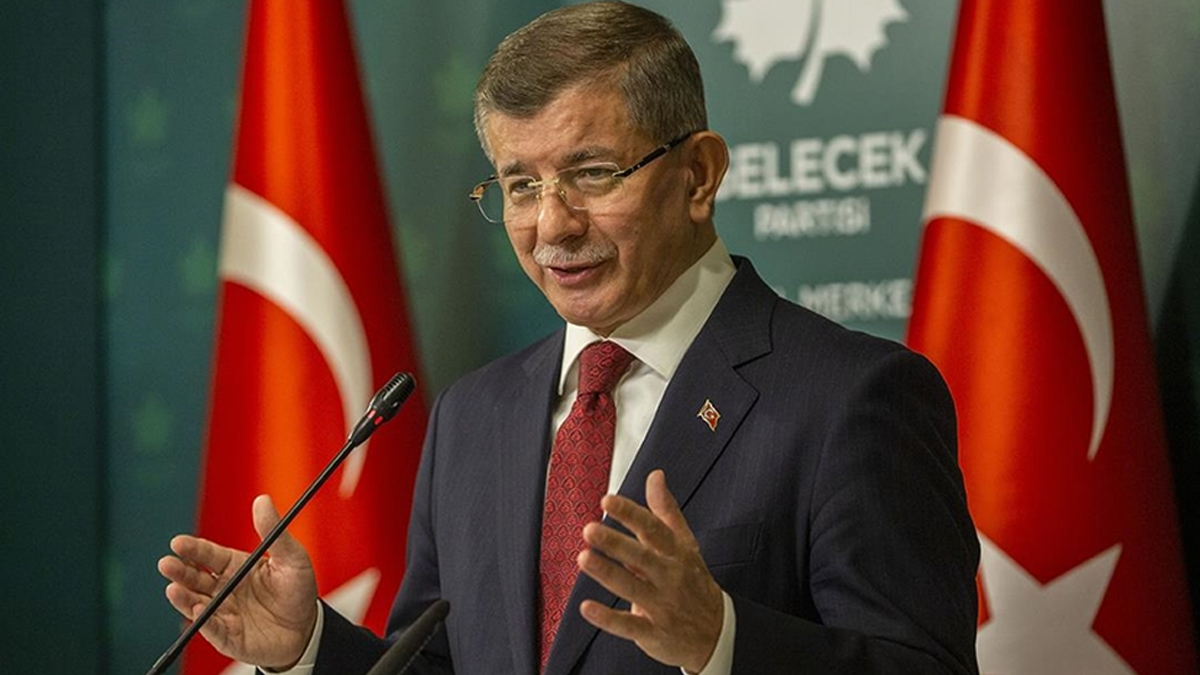 Davutoğlu'ndan iktidara 'Lütfi Elvan' tepkisi