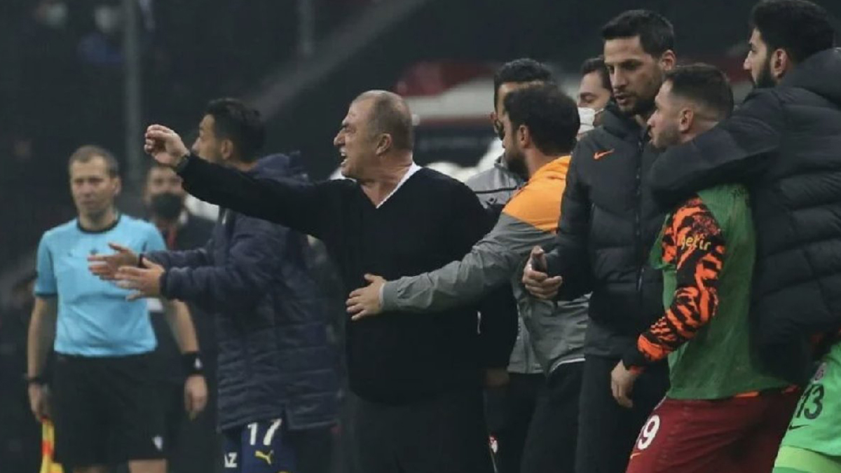 Terim'e kötü haber: Uzun süre sahada olamayacak