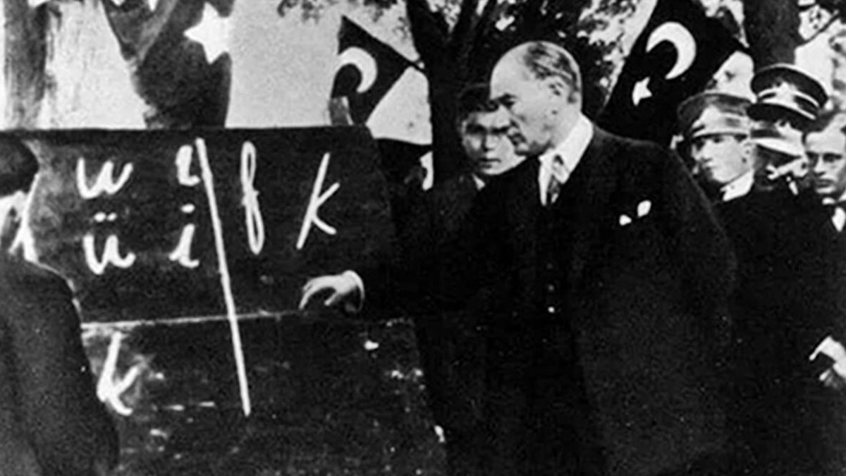 Öğretmenler Günü ne zaman kutlanacak? Atatürk'ün öğretmenlere verdiği önem