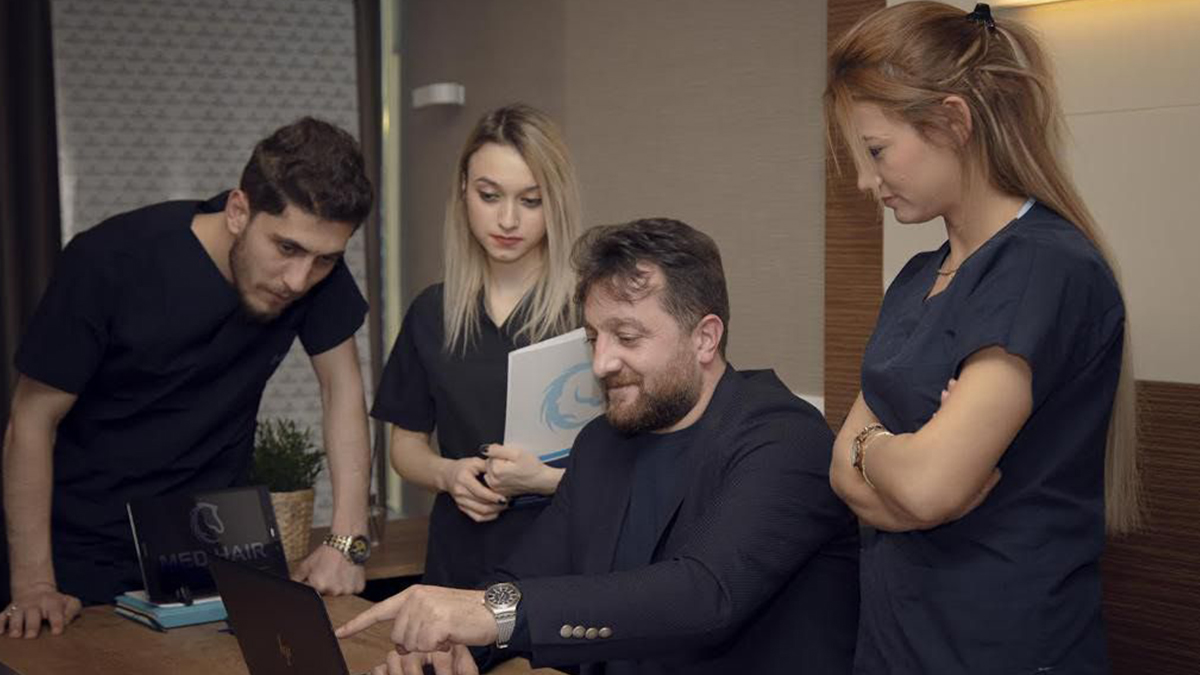 Saç ekiminde en çok DHI ve Safir yöntemleri tercih ediliyor