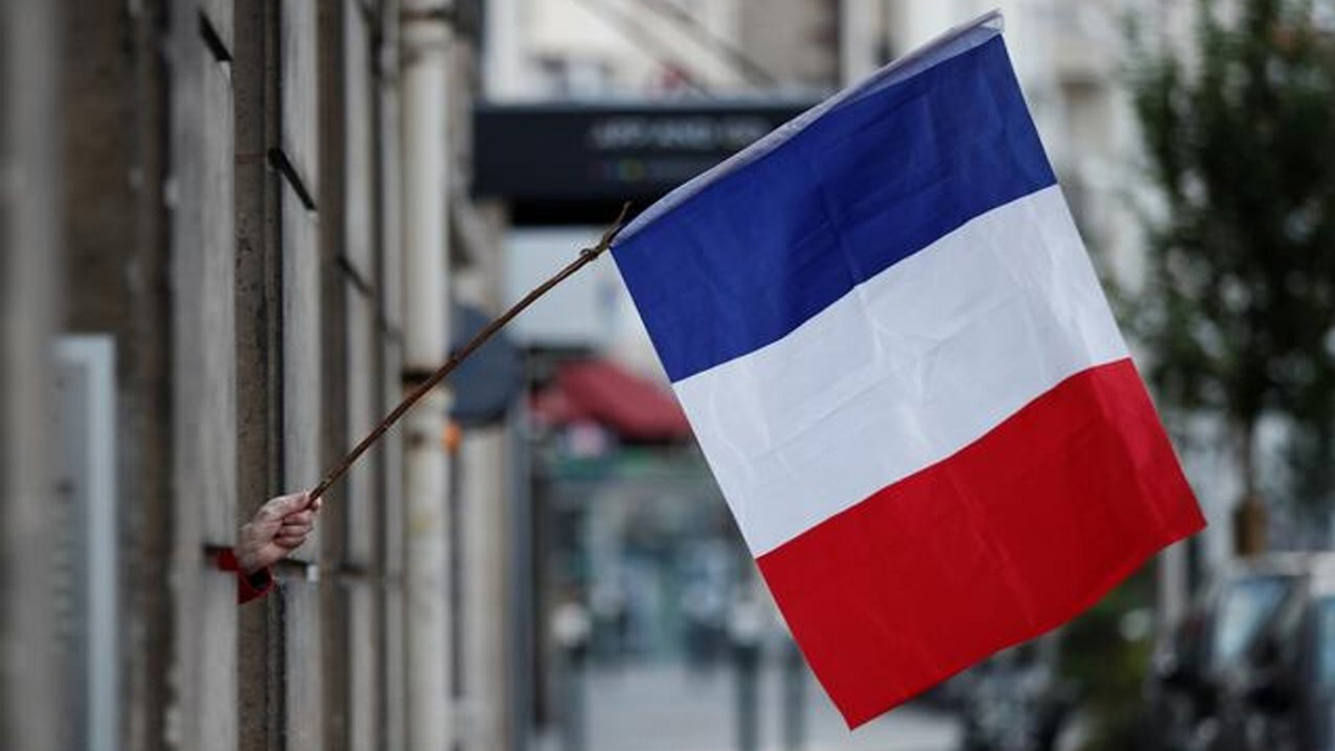 Fransa, 7 Afrika ülkesinden gelenlerin girişini askıya aldı