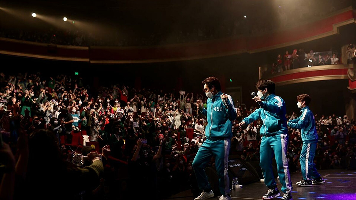 A.C.E grubundan 'Squid Game' temalı 'Erik Dalı' performansı