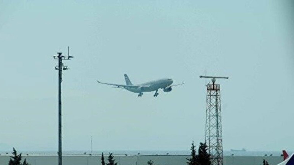 İstanbul’dan gelen uçak Antalya’ya inemeyince Denizli’ye indi
