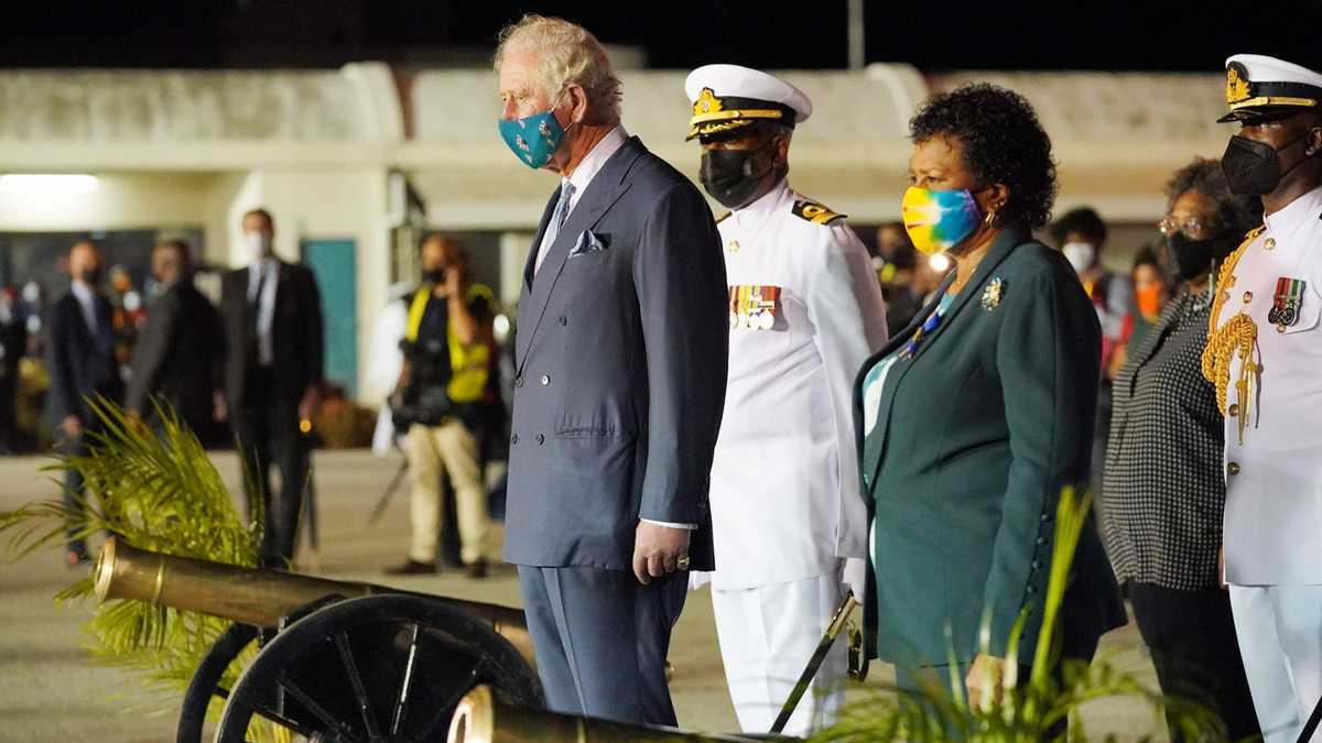 Barbados, Kraliçe'den resmen ayrıldı