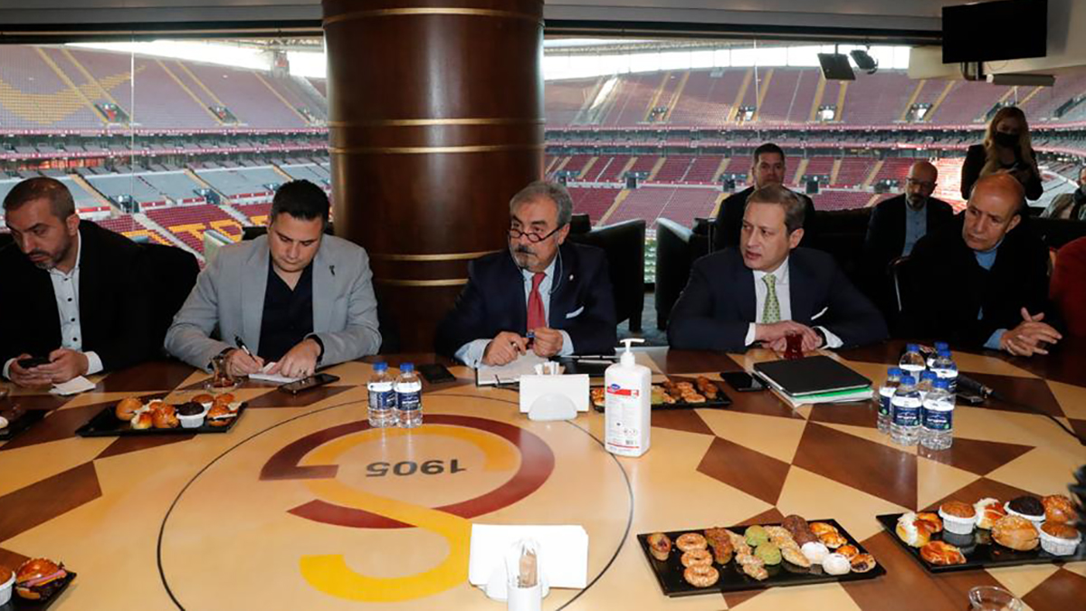 Galatasaray Kulübü Başkanı Burak Elmas: Nihat Bey'in altını oyuyorlar