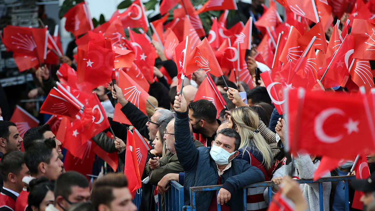 CHP Mersin mitingine katılan binleri sosyal medyadan paylaştı