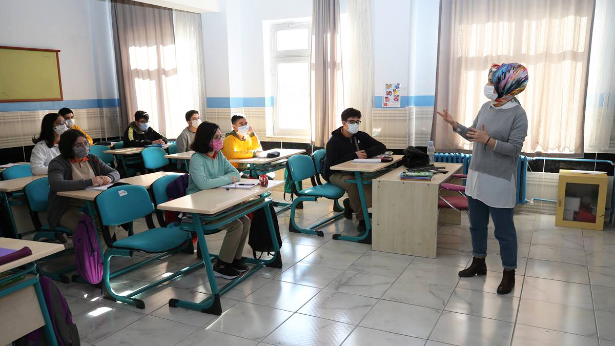 PCR testi rafa kalkıyor! Öğretmenlere hızlı 'antijen kiti'