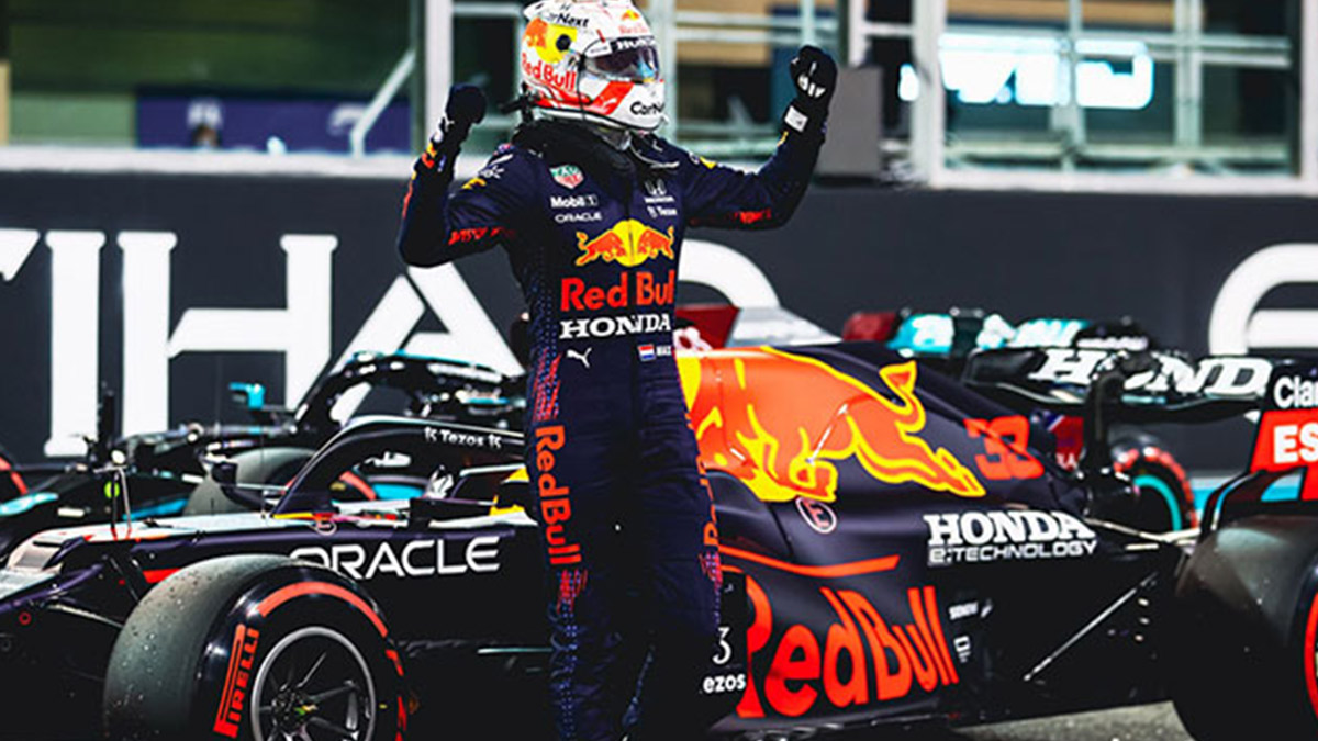 Sezonun son pole pozisyonu 0.3 saniye farkla Verstappen'in oldu