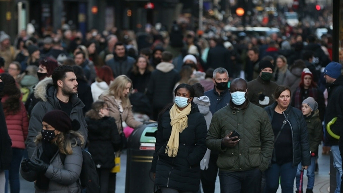 İngiltere'de Omicron vakaları artıyor! Alarm seviyesi 4'e yükseltildi