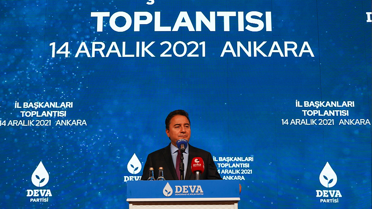 Babacan: Türkiye, 'her şey bir lira' mağazasına döndü