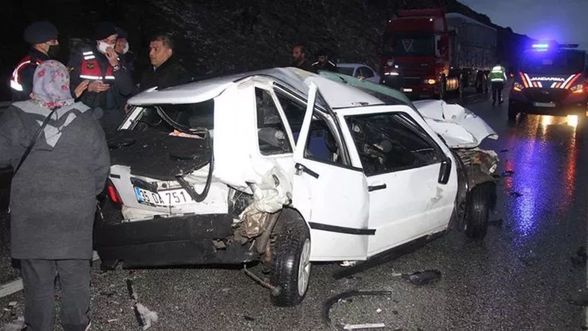 Zincirleme trafik kazası: 11 araç birbirine girdi