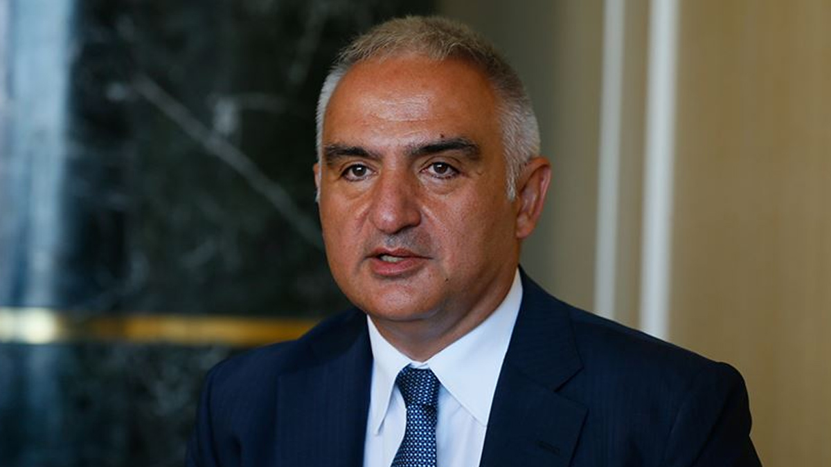 Bakan Ersoy'dan HDP'li vekile: Kürtçe kitap basılıyor, tiyatro da oynuyoruz, müzik de çalıyoruz