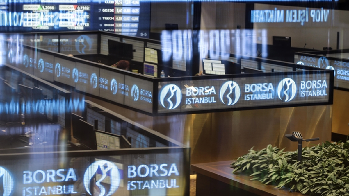 Borsa haftanın son işlem gününe rekorla başladı