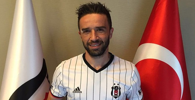 Gökhan Gönül'ün kanlı forması müzeden kaldırıldı