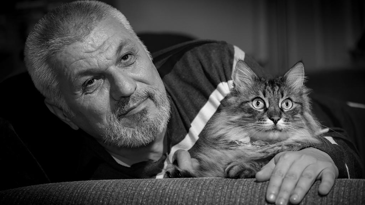 Taner Ay: Sağ da sol da işine gelmeyen yazarı dışlıyor