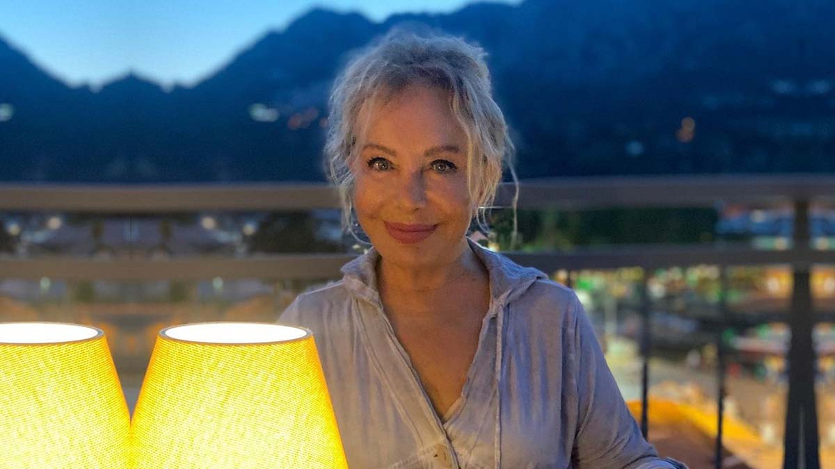 Emel Sayın 'kalp krizi geçirip öldü' iddialarını yalanladı