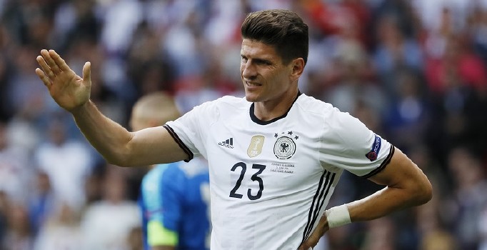 Gomez Fiorentina kampına çağrıldı