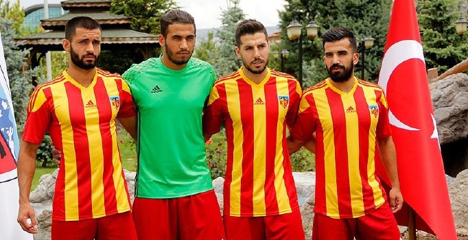 Kayserispor, Erkam Reşmen, Mert Ilıman, Vedat Karakuş ve Umut Sönmez ile sözleşme imzaladı