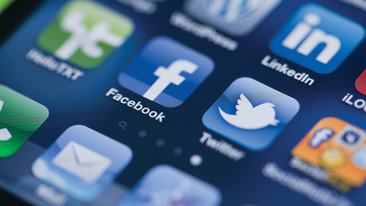 Facebook ve Twitter'a "dolandırıcılık" suçlaması