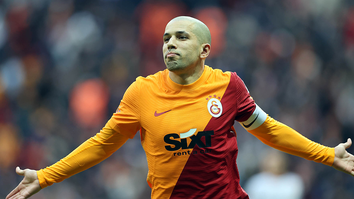 Galatasaray, Antalyaspor'u 2-0 mağlup etti