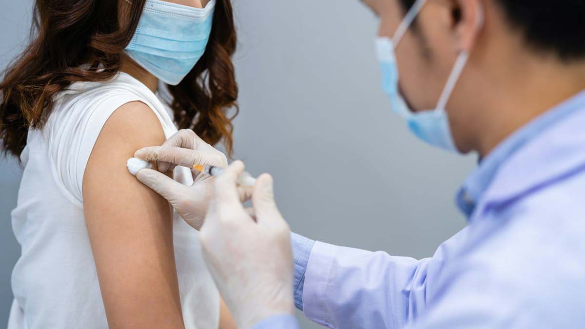 3. doz aşının yan etkileri neden daha ağır hissediliyor? Uzmanı açıkladı