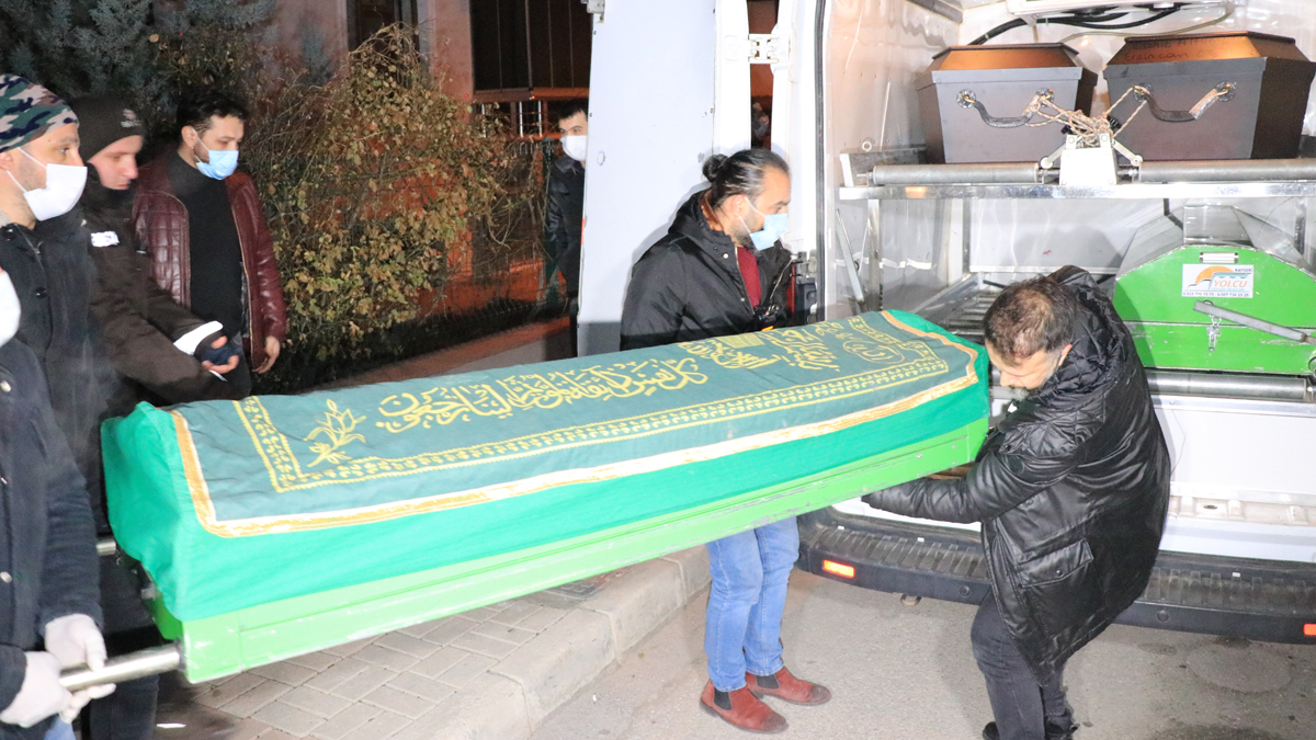 Erzincan'da kadın cinayeti: Kardeşi tarafından bıçaklanarak katledildi