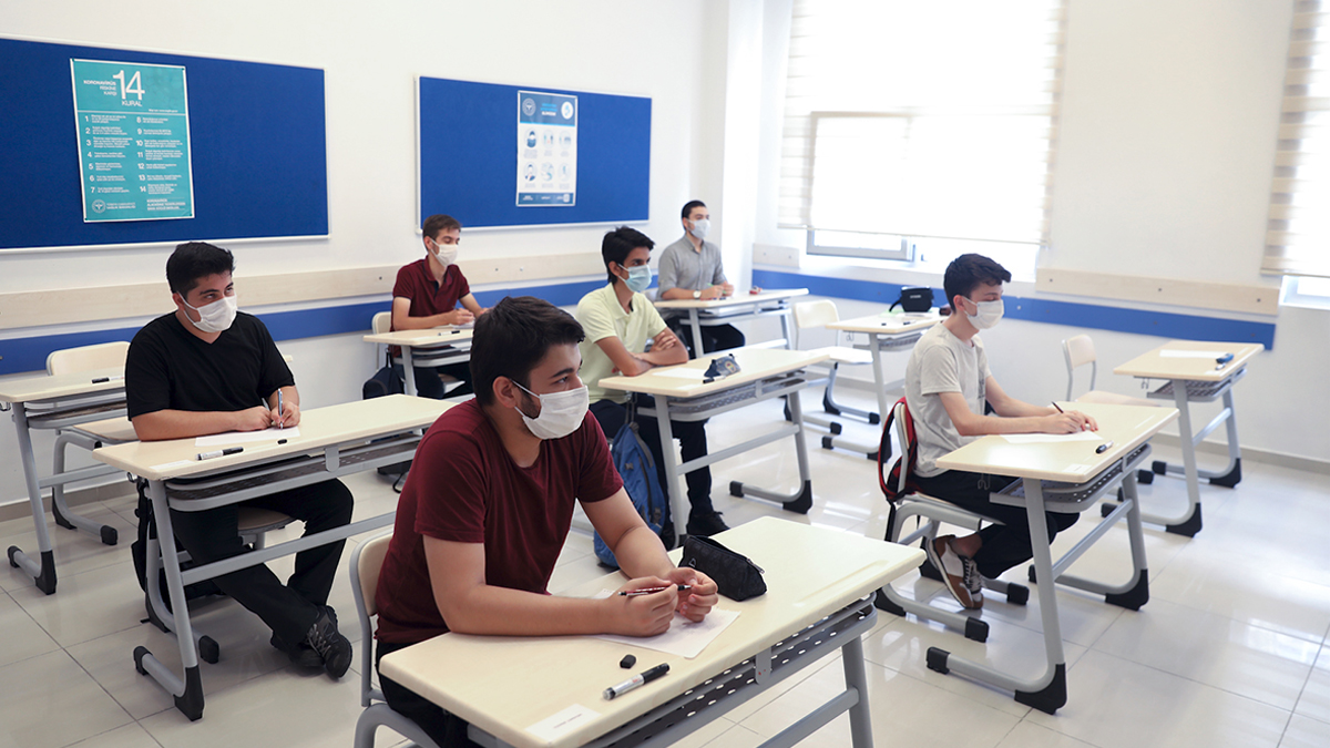 Milli Eğitim Bakanı açıkladı: Uzaktan eğitime mi geçiliyor?